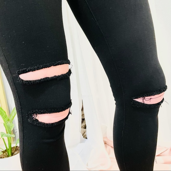 PAIGE Verdugo Crop Distressed - Picture 8 of 11